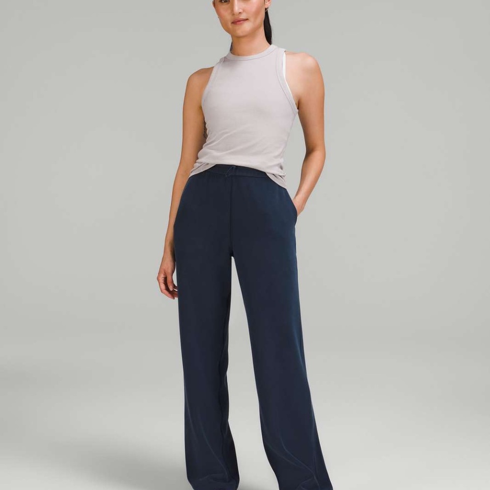 Softstreme High-Rise Pant In True Navy